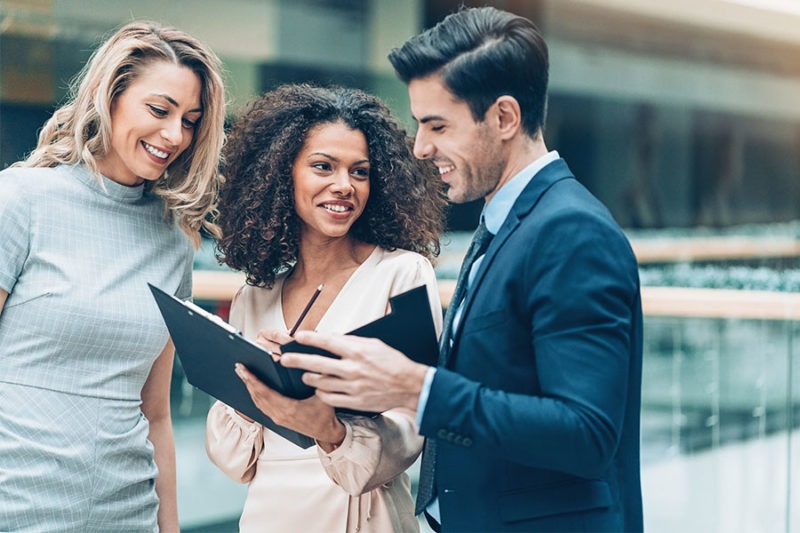 IT-staff-looking-at-recommendations-for-the-medical-care-provider-concept-image-for-IT-concierge-services