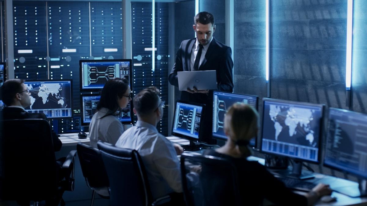 Why Data Security Is Important for Business 5 IT team managing security controls that protects data