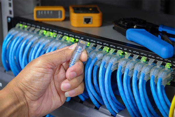Wi-Fi structured cabling. Wi-Fi structured cabling.